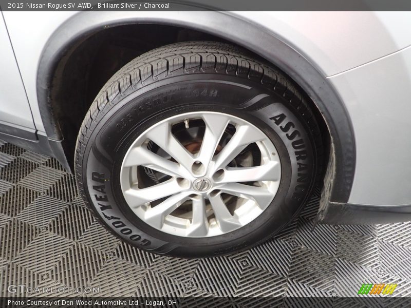 Brilliant Silver / Charcoal 2015 Nissan Rogue SV AWD