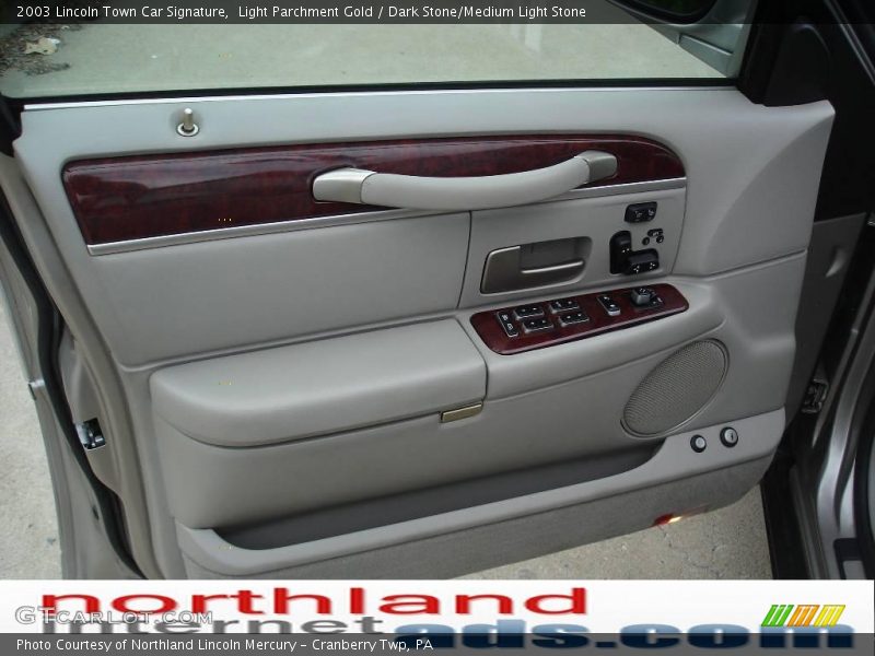 Light Parchment Gold / Dark Stone/Medium Light Stone 2003 Lincoln Town Car Signature