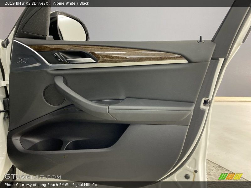 Alpine White / Black 2019 BMW X3 sDrive30i