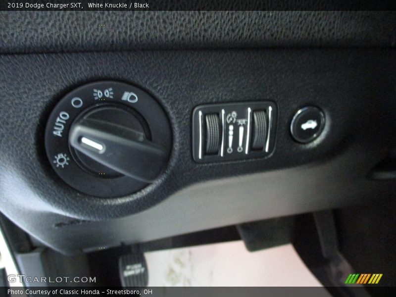 White Knuckle / Black 2019 Dodge Charger SXT