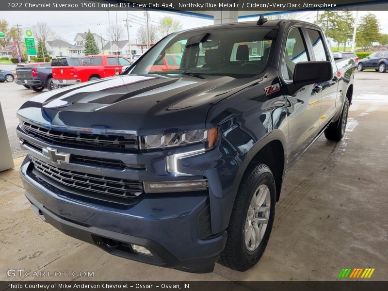 Front 3/4 View of 2022 Silverado 1500 Limited RST Crew Cab 4x4