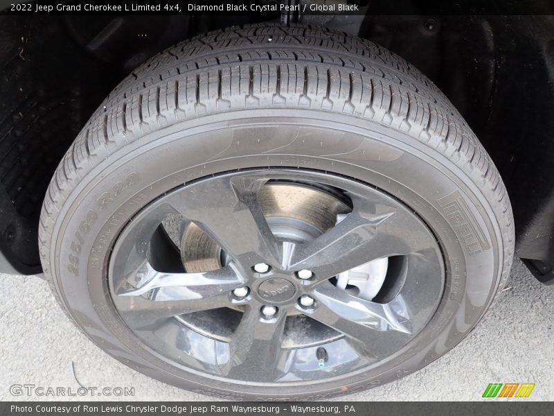 Diamond Black Crystal Pearl / Global Black 2022 Jeep Grand Cherokee L Limited 4x4