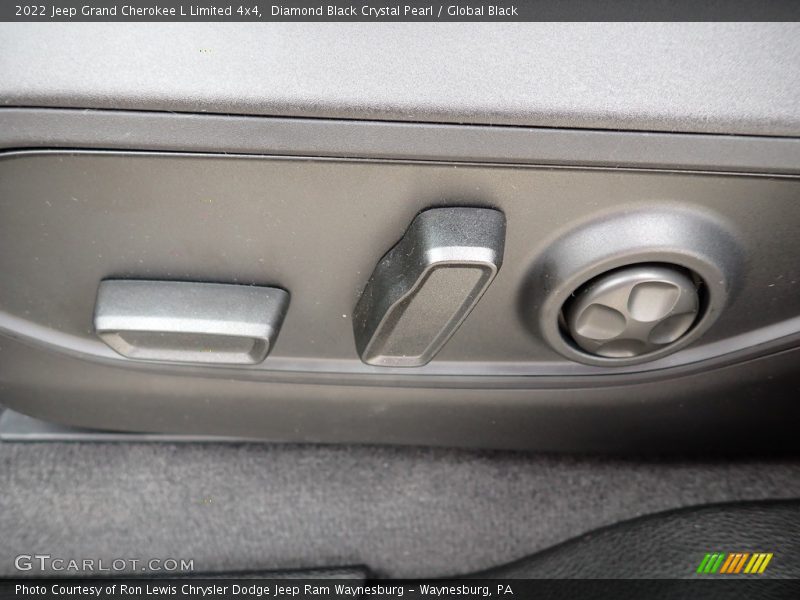 Diamond Black Crystal Pearl / Global Black 2022 Jeep Grand Cherokee L Limited 4x4