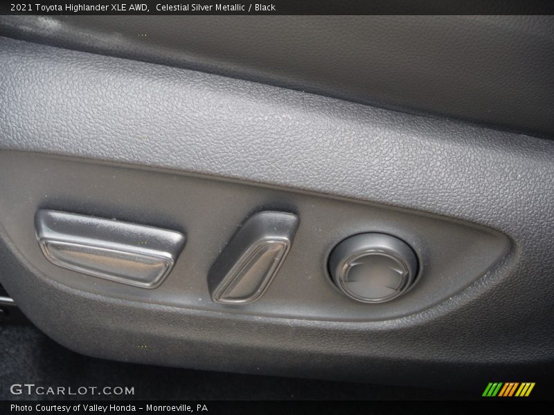 Celestial Silver Metallic / Black 2021 Toyota Highlander XLE AWD