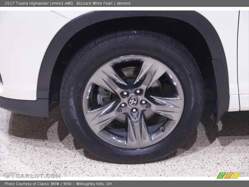 Blizzard White Pearl / Almond 2017 Toyota Highlander Limited AWD