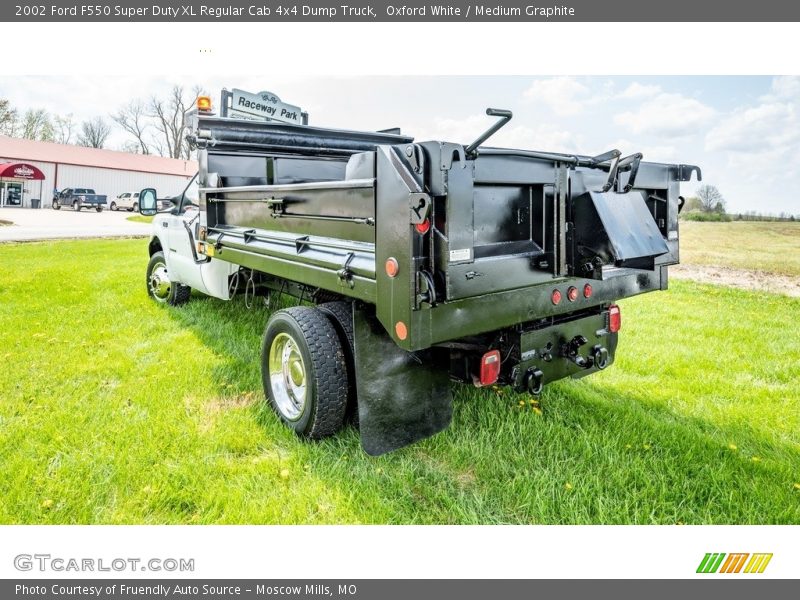 Oxford White / Medium Graphite 2002 Ford F550 Super Duty XL Regular Cab 4x4 Dump Truck