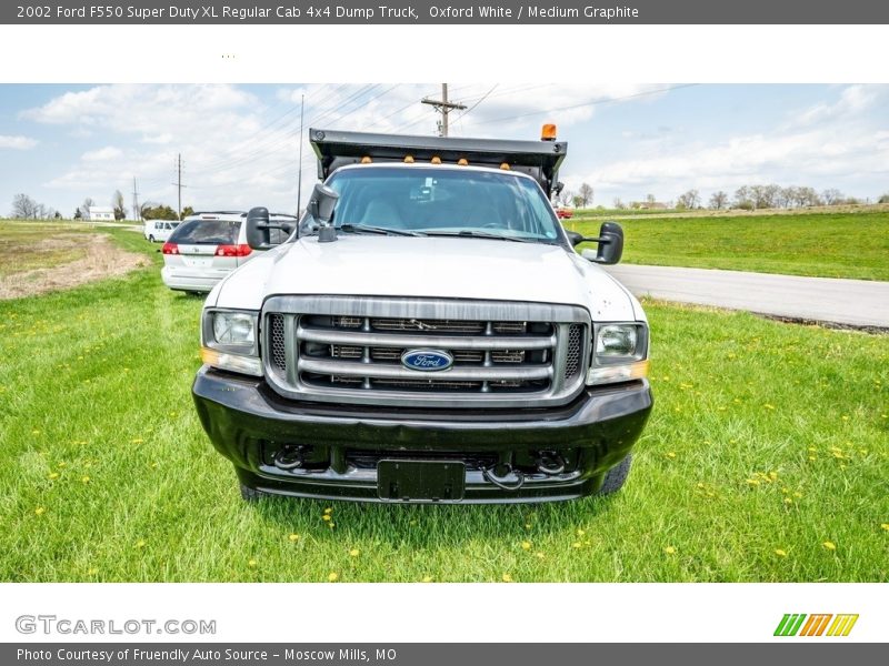 Oxford White / Medium Graphite 2002 Ford F550 Super Duty XL Regular Cab 4x4 Dump Truck