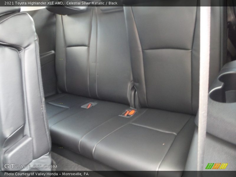 Celestial Silver Metallic / Black 2021 Toyota Highlander XLE AWD