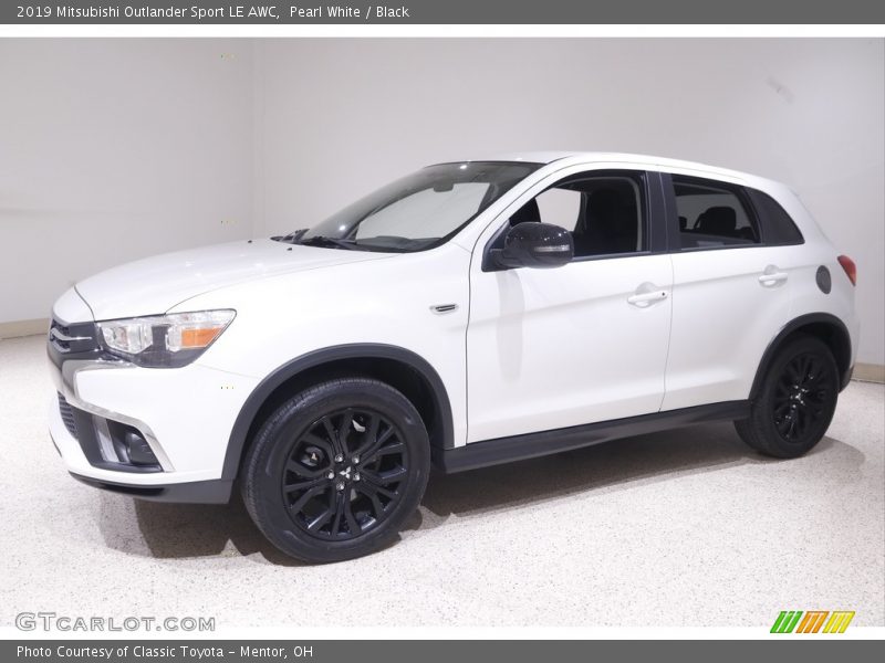 Pearl White / Black 2019 Mitsubishi Outlander Sport LE AWC