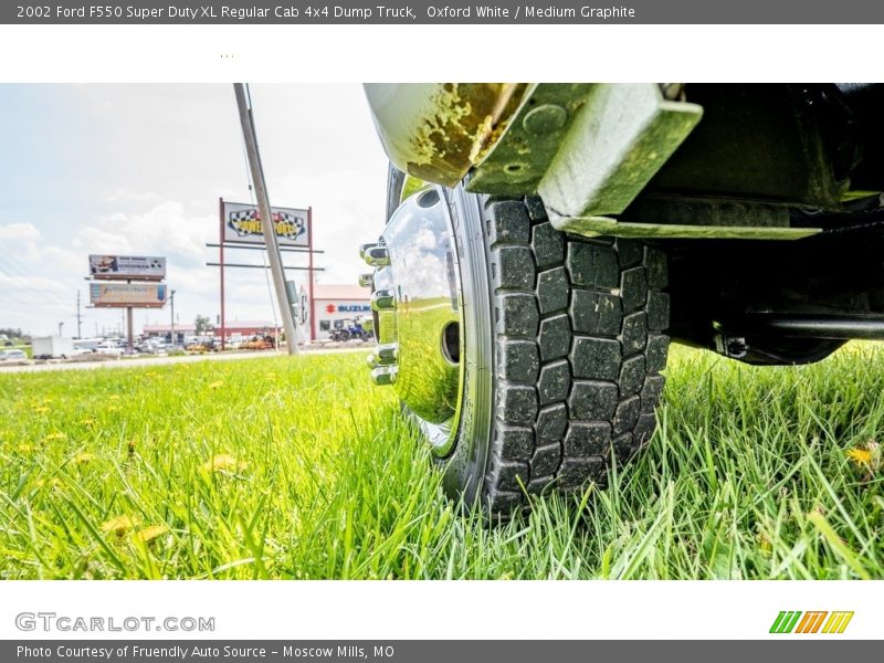 Oxford White / Medium Graphite 2002 Ford F550 Super Duty XL Regular Cab 4x4 Dump Truck