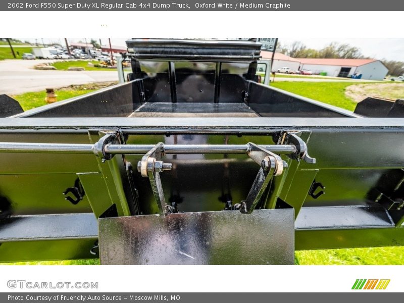 Oxford White / Medium Graphite 2002 Ford F550 Super Duty XL Regular Cab 4x4 Dump Truck