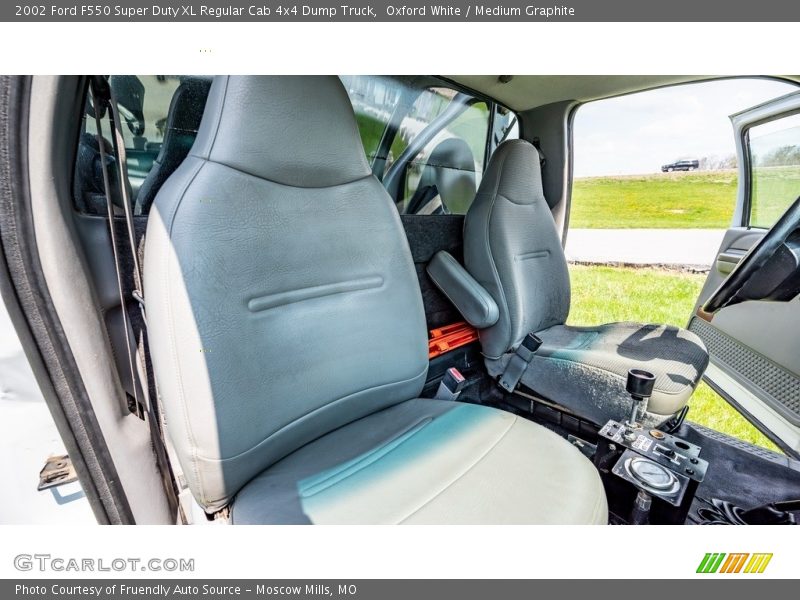 Oxford White / Medium Graphite 2002 Ford F550 Super Duty XL Regular Cab 4x4 Dump Truck