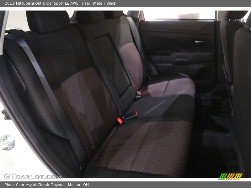Pearl White / Black 2019 Mitsubishi Outlander Sport LE AWC