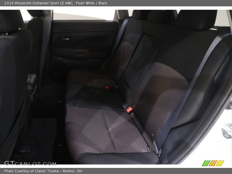 Pearl White / Black 2019 Mitsubishi Outlander Sport LE AWC