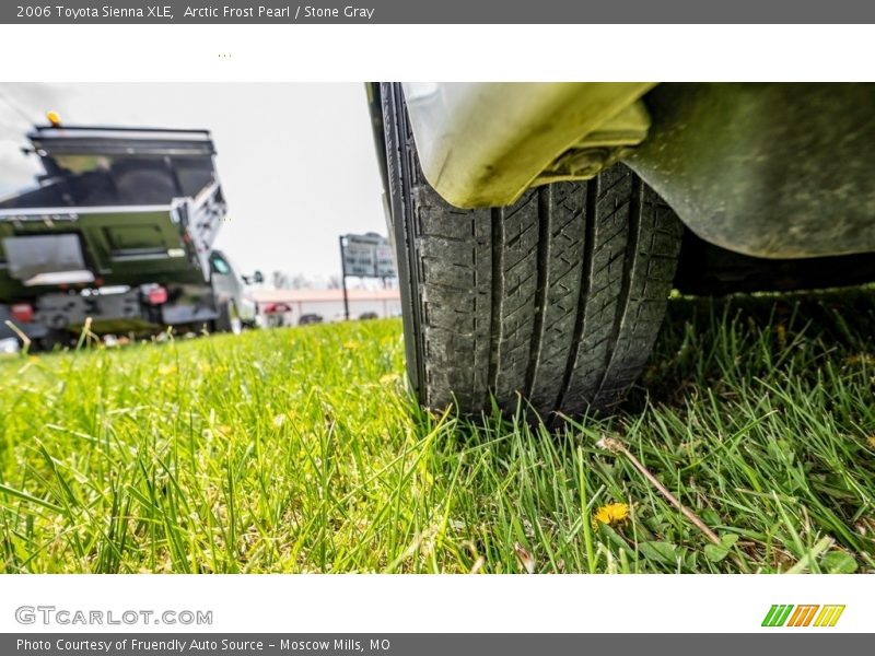 Arctic Frost Pearl / Stone Gray 2006 Toyota Sienna XLE