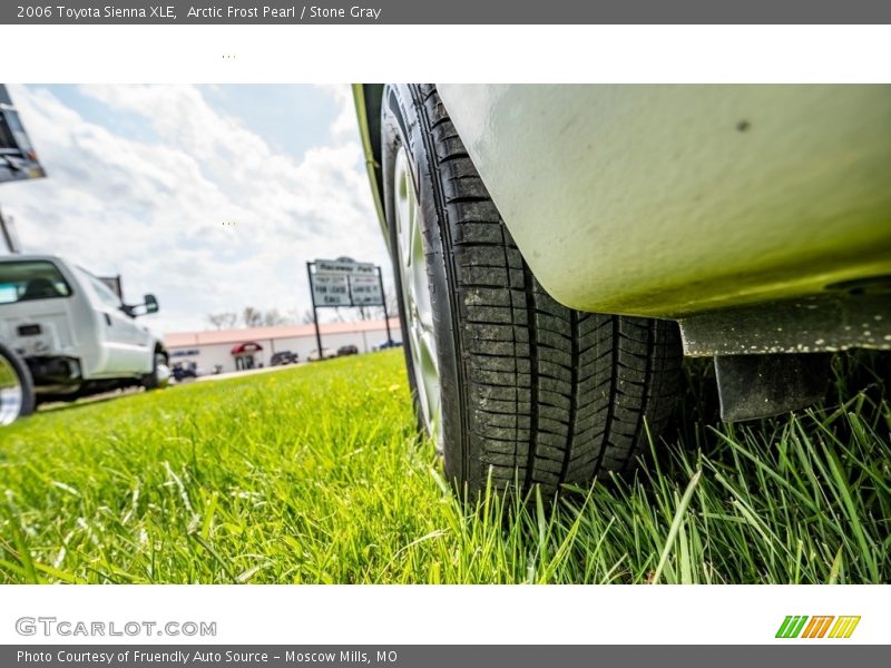 Arctic Frost Pearl / Stone Gray 2006 Toyota Sienna XLE