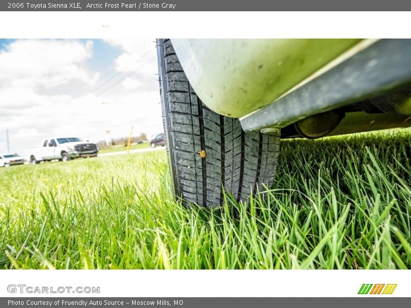 Arctic Frost Pearl / Stone Gray 2006 Toyota Sienna XLE