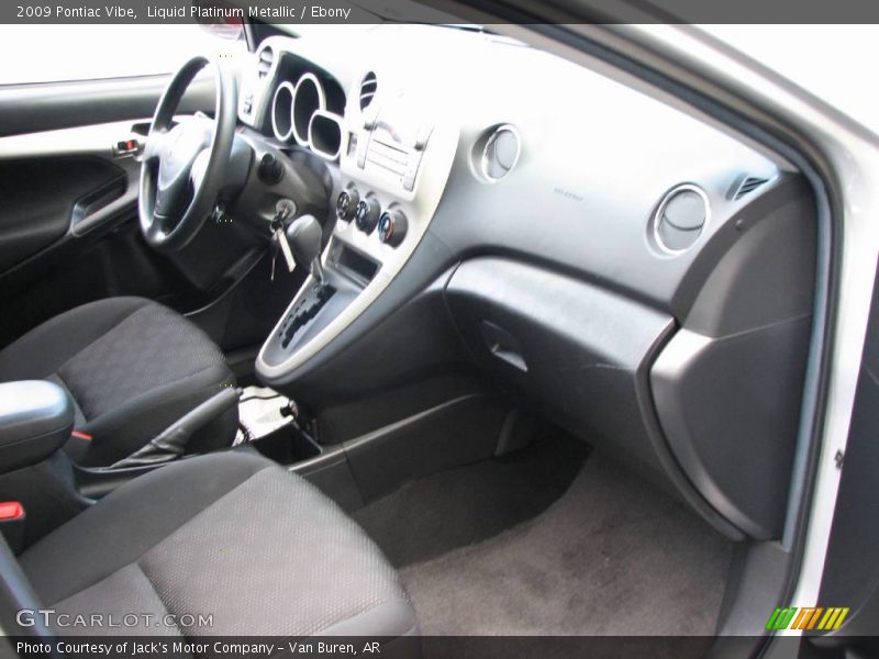Liquid Platinum Metallic / Ebony 2009 Pontiac Vibe