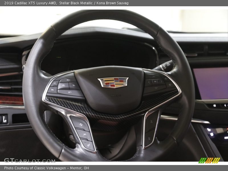  2019 XT5 Luxury AWD Steering Wheel