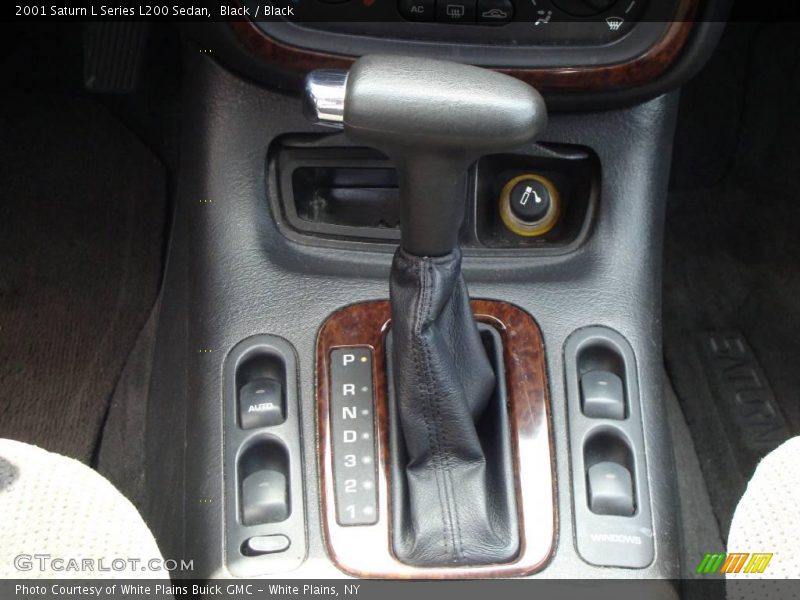 Black / Black 2001 Saturn L Series L200 Sedan