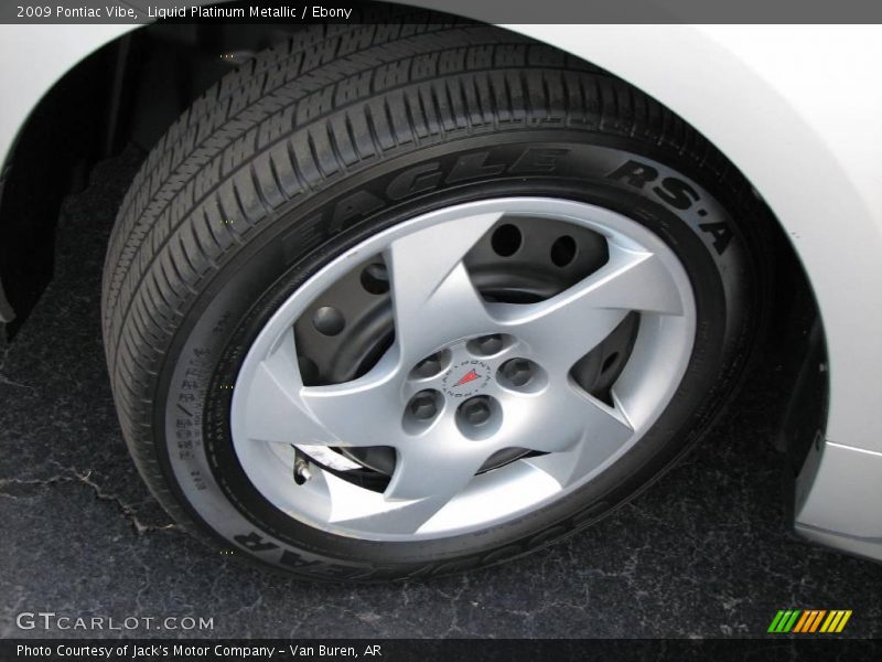 Liquid Platinum Metallic / Ebony 2009 Pontiac Vibe