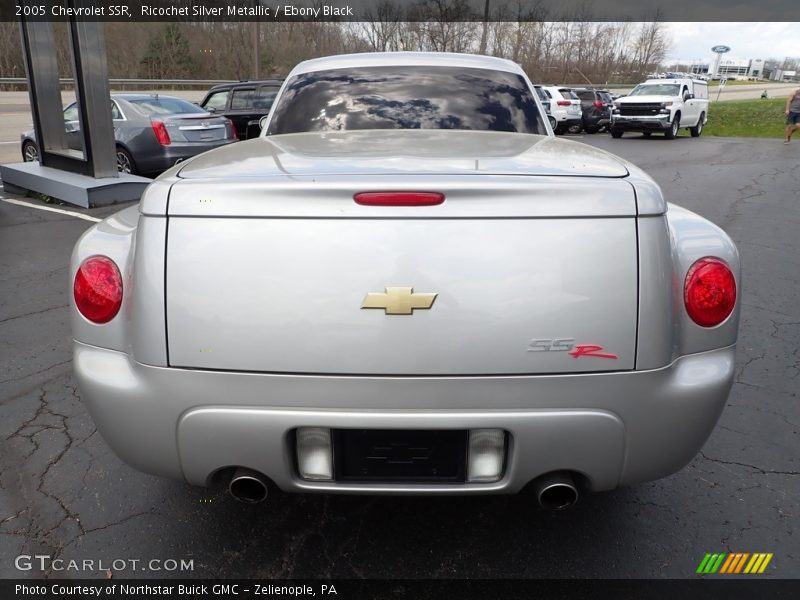 Ricochet Silver Metallic / Ebony Black 2005 Chevrolet SSR
