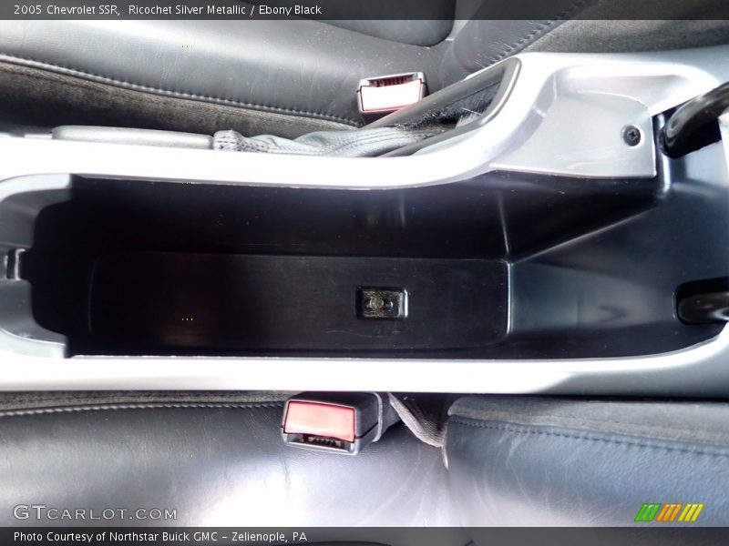 Ricochet Silver Metallic / Ebony Black 2005 Chevrolet SSR