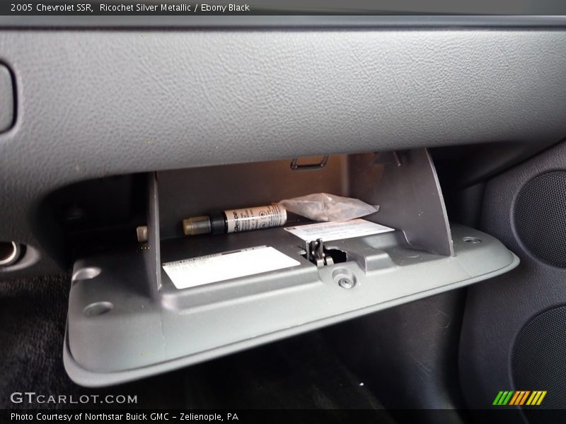 Ricochet Silver Metallic / Ebony Black 2005 Chevrolet SSR