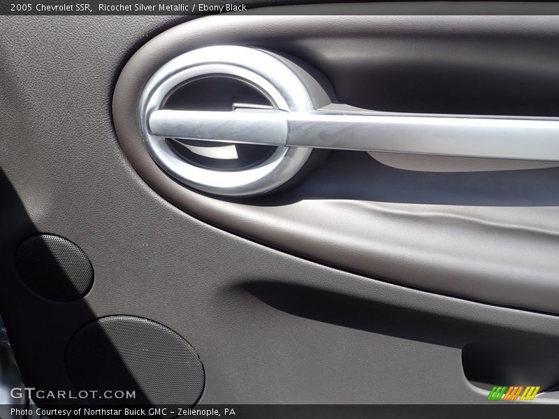 Ricochet Silver Metallic / Ebony Black 2005 Chevrolet SSR
