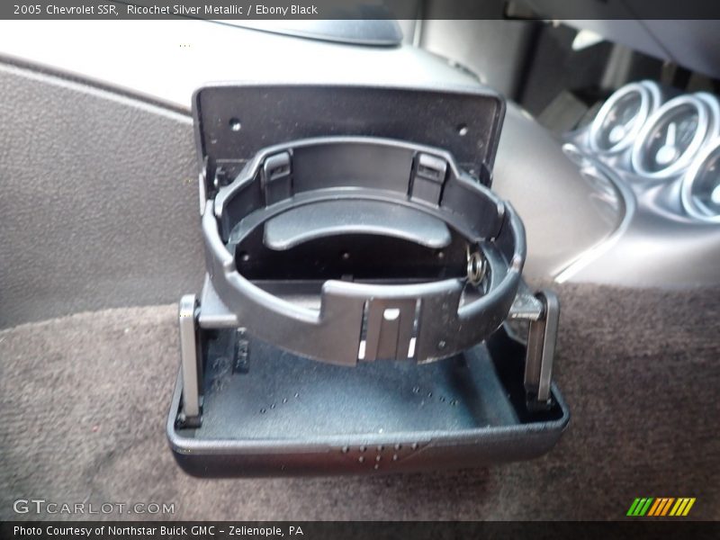 Ricochet Silver Metallic / Ebony Black 2005 Chevrolet SSR