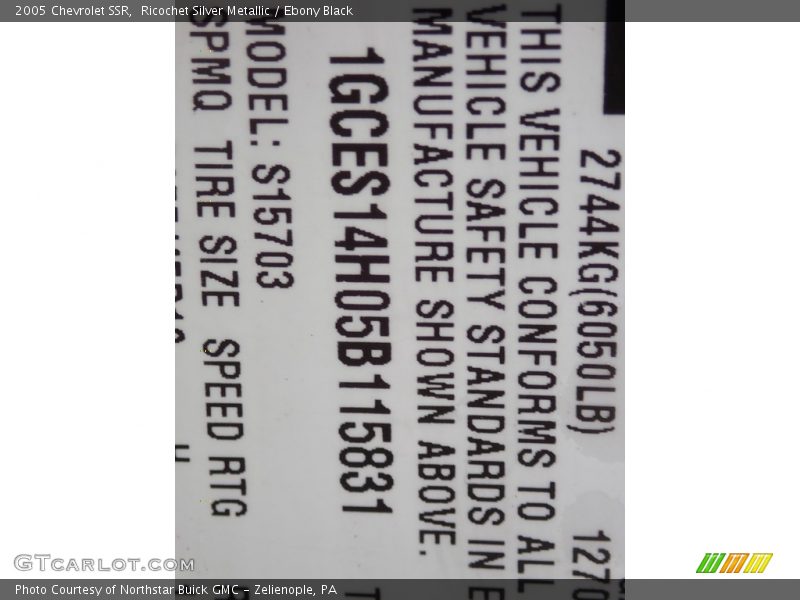 Ricochet Silver Metallic / Ebony Black 2005 Chevrolet SSR