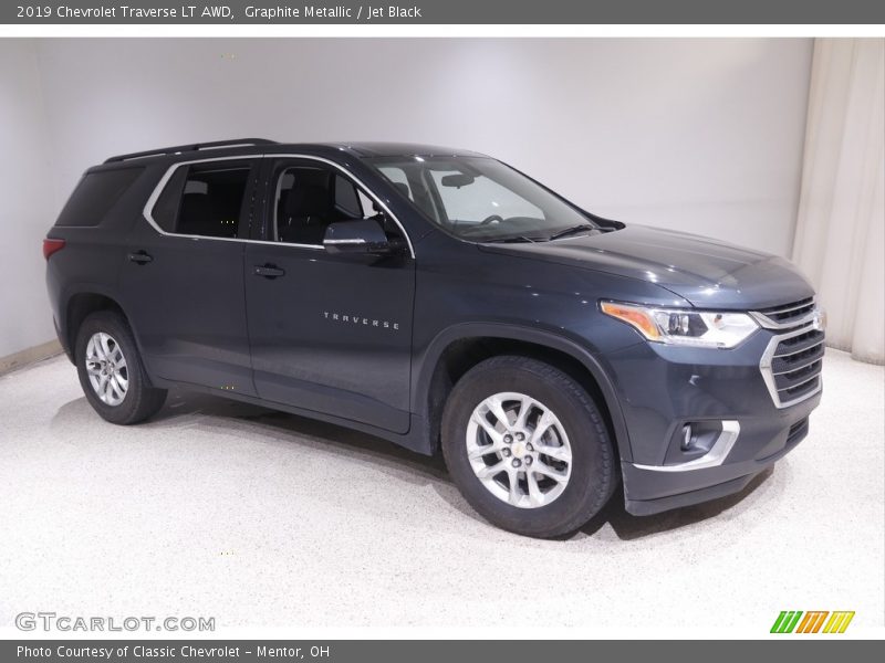 Graphite Metallic / Jet Black 2019 Chevrolet Traverse LT AWD