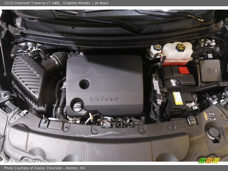 Graphite Metallic / Jet Black 2019 Chevrolet Traverse LT AWD