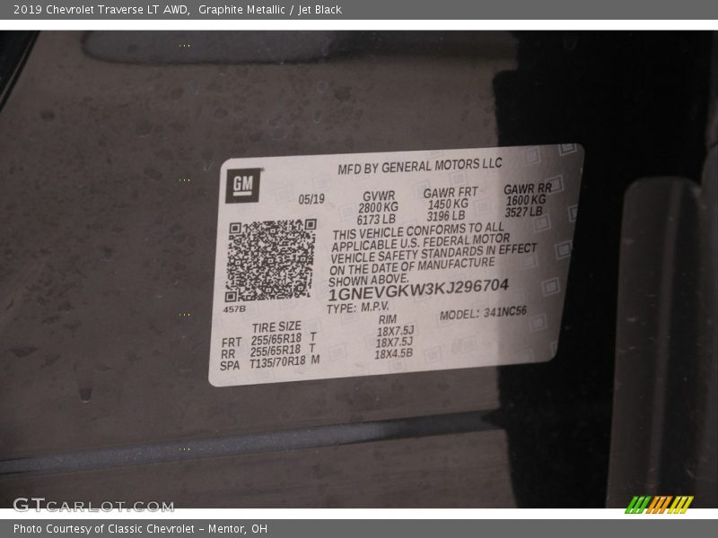Graphite Metallic / Jet Black 2019 Chevrolet Traverse LT AWD