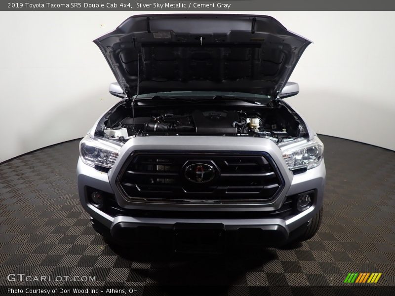 Silver Sky Metallic / Cement Gray 2019 Toyota Tacoma SR5 Double Cab 4x4