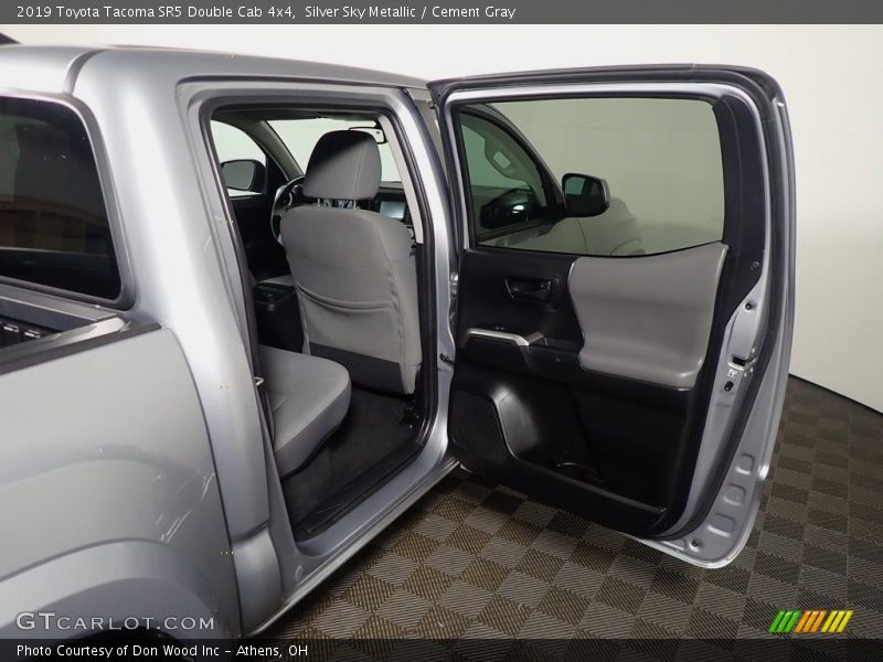 Silver Sky Metallic / Cement Gray 2019 Toyota Tacoma SR5 Double Cab 4x4
