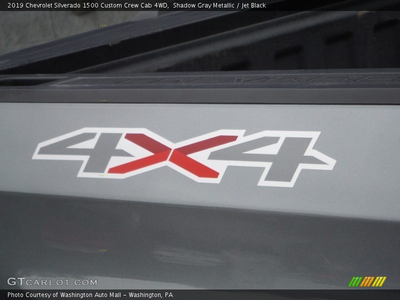  2019 Silverado 1500 Custom Crew Cab 4WD Logo