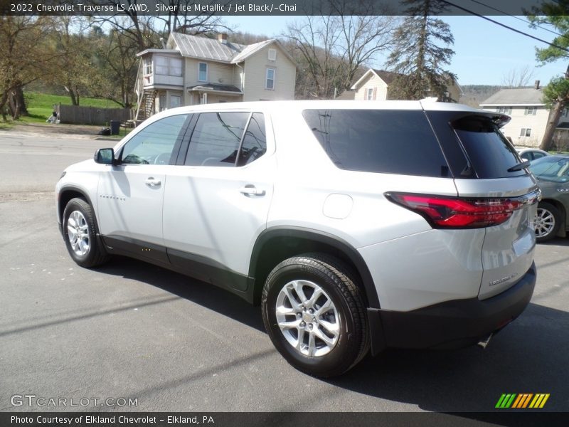 Silver Ice Metallic / Jet Black/­Chai 2022 Chevrolet Traverse LS AWD