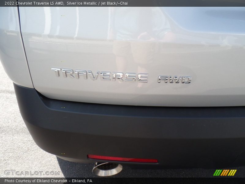 Silver Ice Metallic / Jet Black/­Chai 2022 Chevrolet Traverse LS AWD