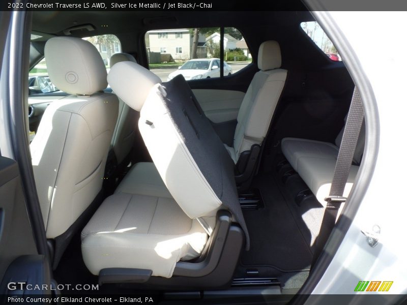 Silver Ice Metallic / Jet Black/­Chai 2022 Chevrolet Traverse LS AWD