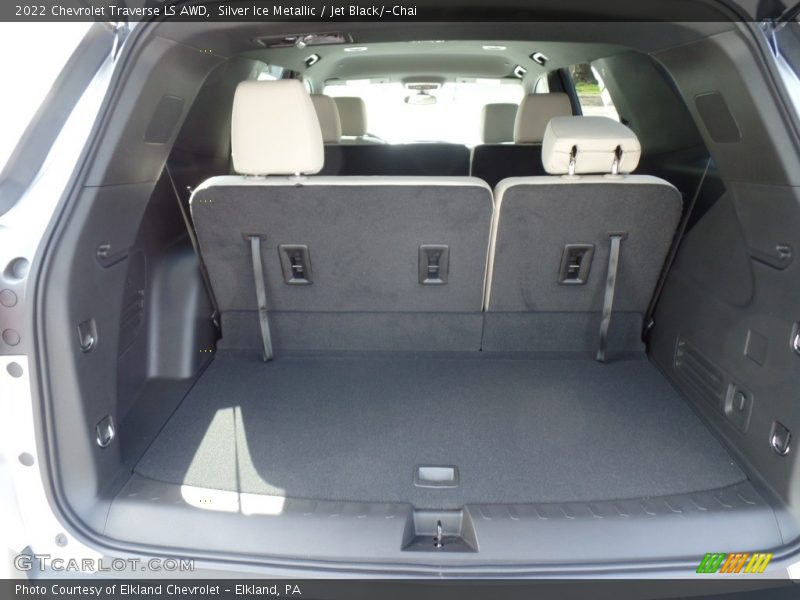 Silver Ice Metallic / Jet Black/­Chai 2022 Chevrolet Traverse LS AWD