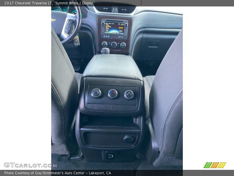 Summit White / Ebony 2017 Chevrolet Traverse LT
