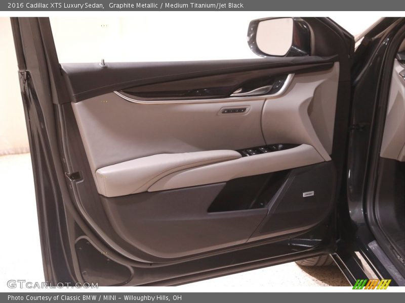 Graphite Metallic / Medium Titanium/Jet Black 2016 Cadillac XTS Luxury Sedan
