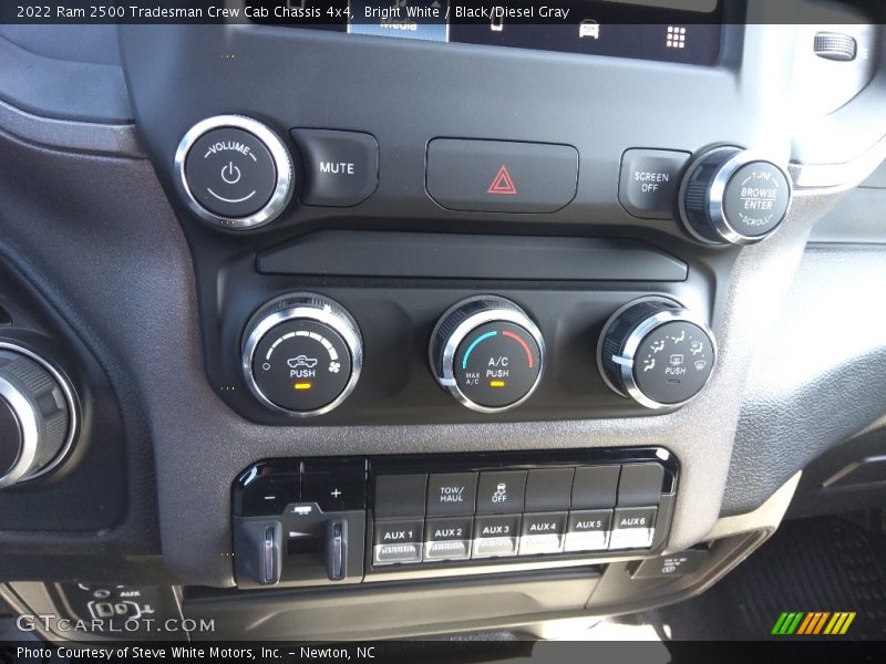 Bright White / Black/Diesel Gray 2022 Ram 2500 Tradesman Crew Cab Chassis 4x4