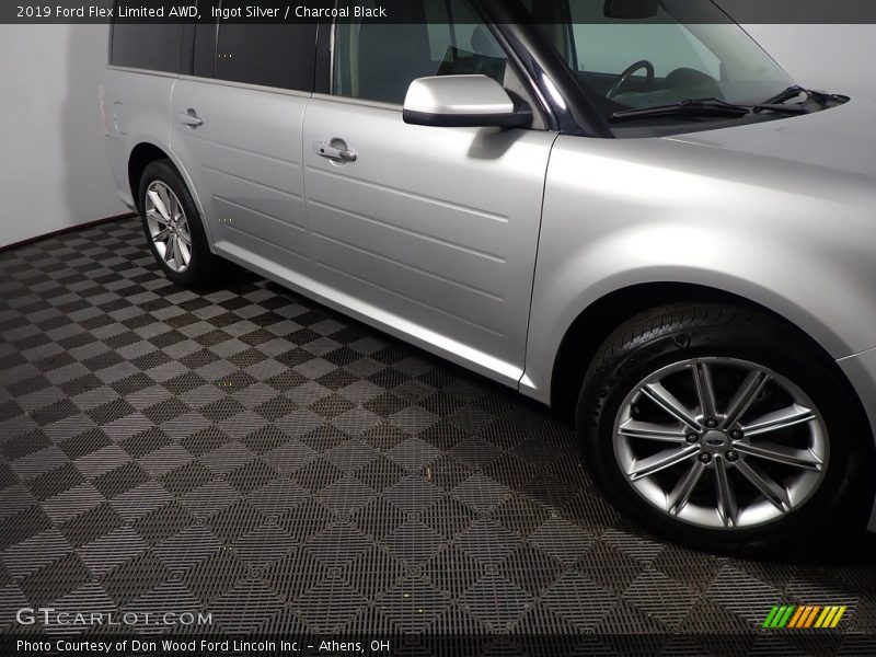 Ingot Silver / Charcoal Black 2019 Ford Flex Limited AWD