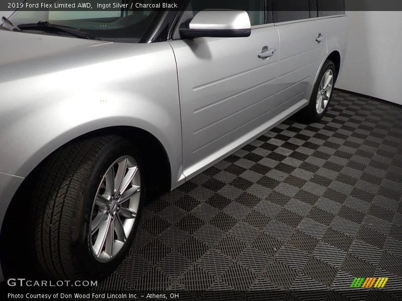 Ingot Silver / Charcoal Black 2019 Ford Flex Limited AWD
