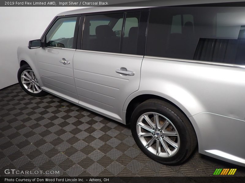 Ingot Silver / Charcoal Black 2019 Ford Flex Limited AWD