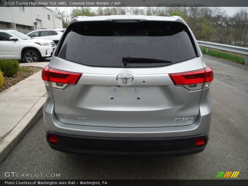 Celestial Silver Metallic / Ash 2019 Toyota Highlander XLE AWD