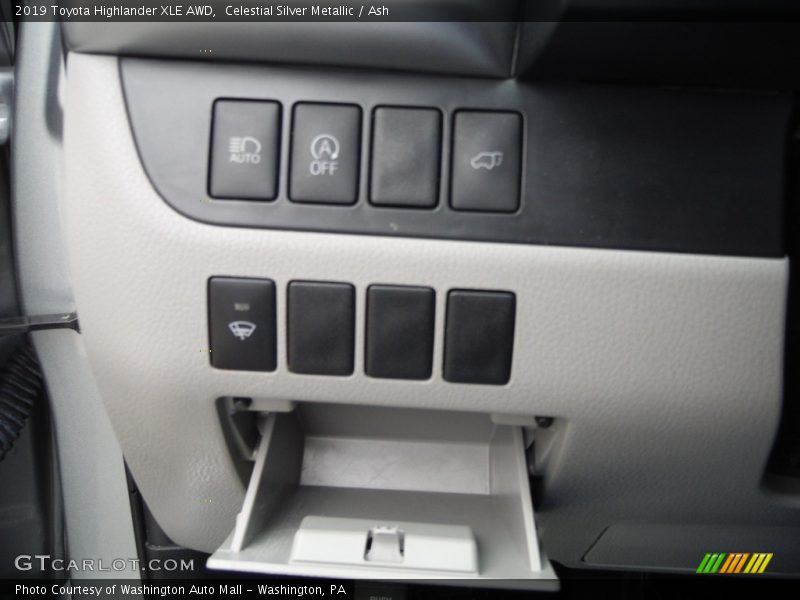 Celestial Silver Metallic / Ash 2019 Toyota Highlander XLE AWD