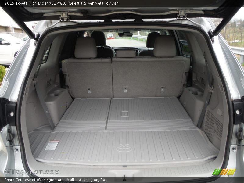 Celestial Silver Metallic / Ash 2019 Toyota Highlander XLE AWD